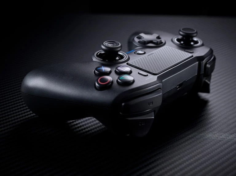 Kontroller wireless Nacon PS4 Asymmetric, deri 7 orë bateri, prizë 3.5mm, i zi