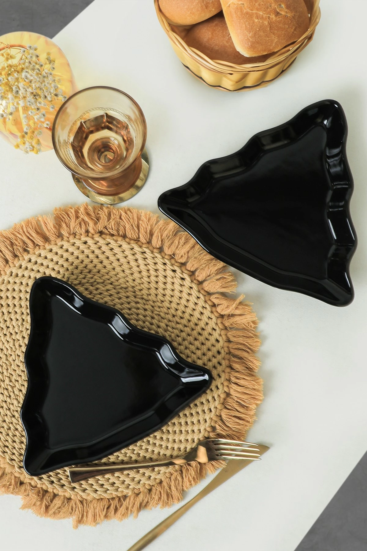 Set pjatash servirëse (2 copë), Hermia Concept, ngjyrë e zezë, 22 cm