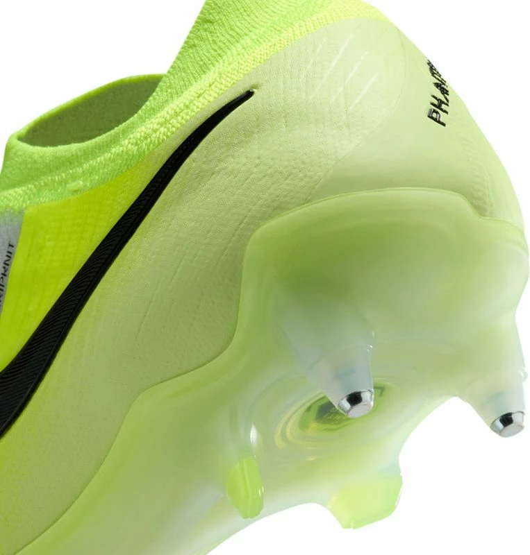 Atlete futbolli Nike për meshkuj, të bardha dhe të verdha