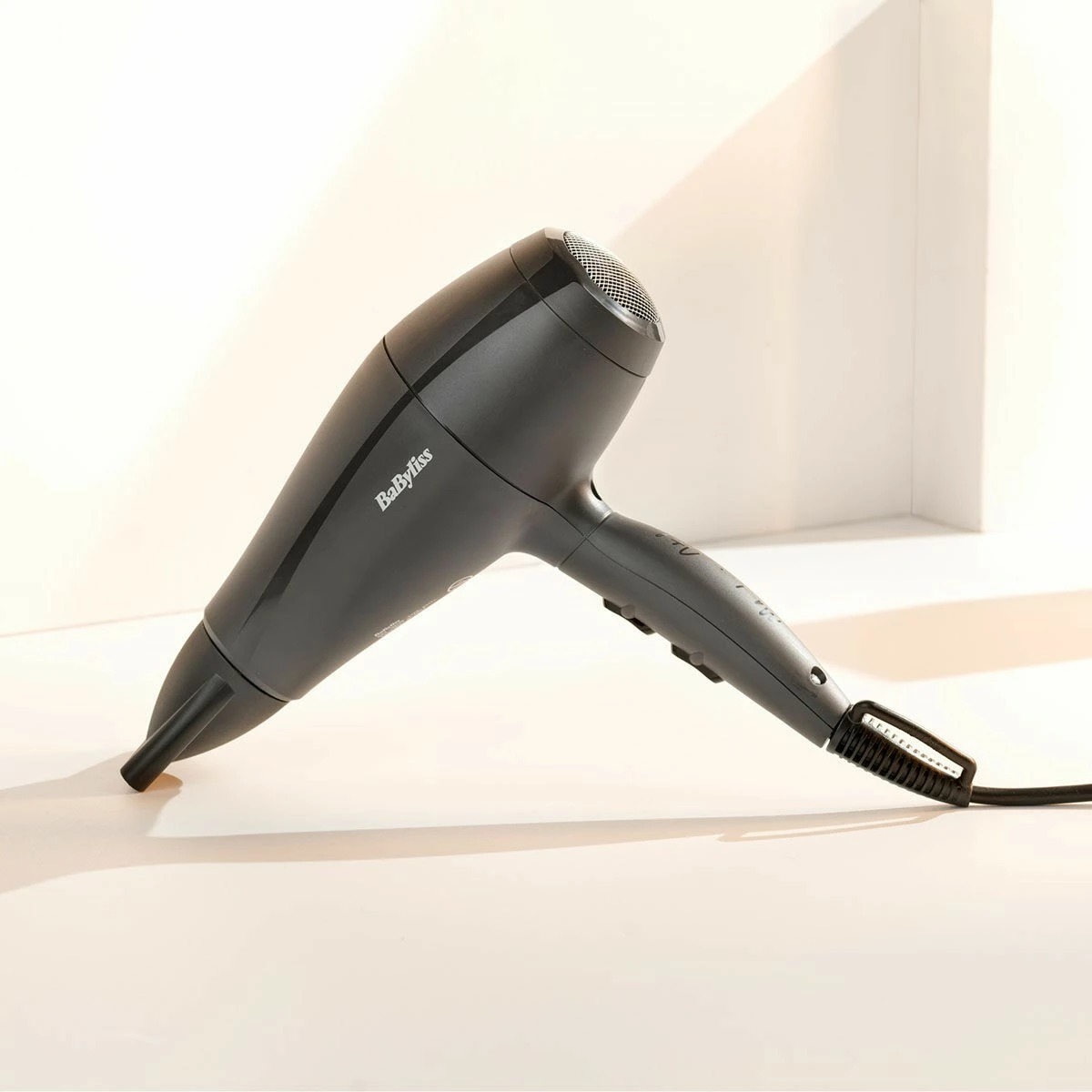 Tharëse flokësh BaByliss 5910E Super Light Pro 2000, e zezë