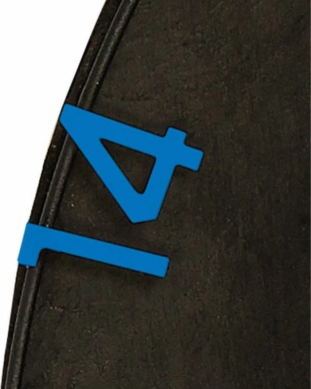 Mburojë dart Inny, e zezë