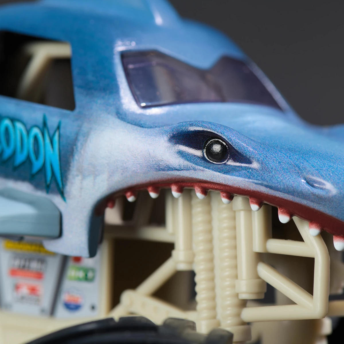 Monster Jam Megalodon – Kamion Monster në Shkallë 1:24