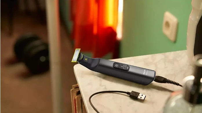 Makinë rroje Philips OneBlade Pro 360 QP6552/15, 20 gjatësi 0.4-10 mm, 120 min, IPX7, me aksesorë, e zezë/gri