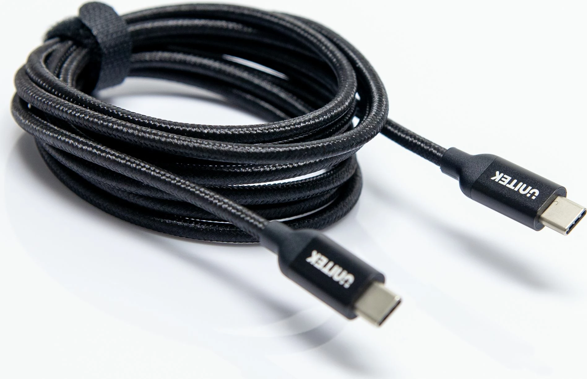 Kabllo USB‑C në USB‑C Unitek C14059BK 2 m, e zezë