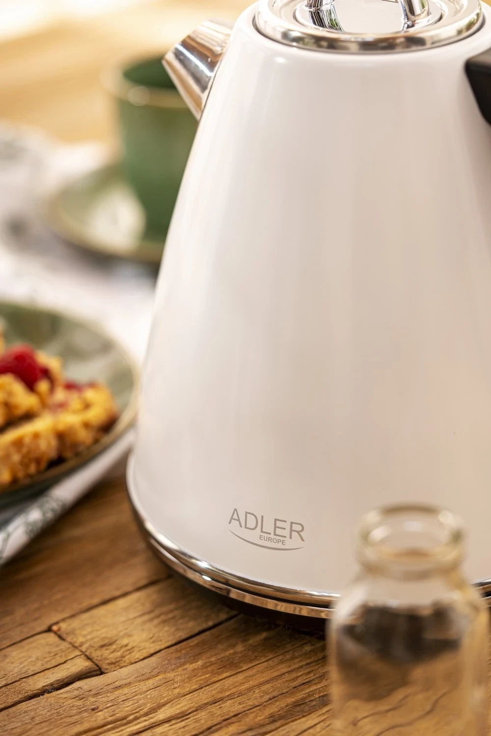 Çajnik elektrik Adler, i bardhë