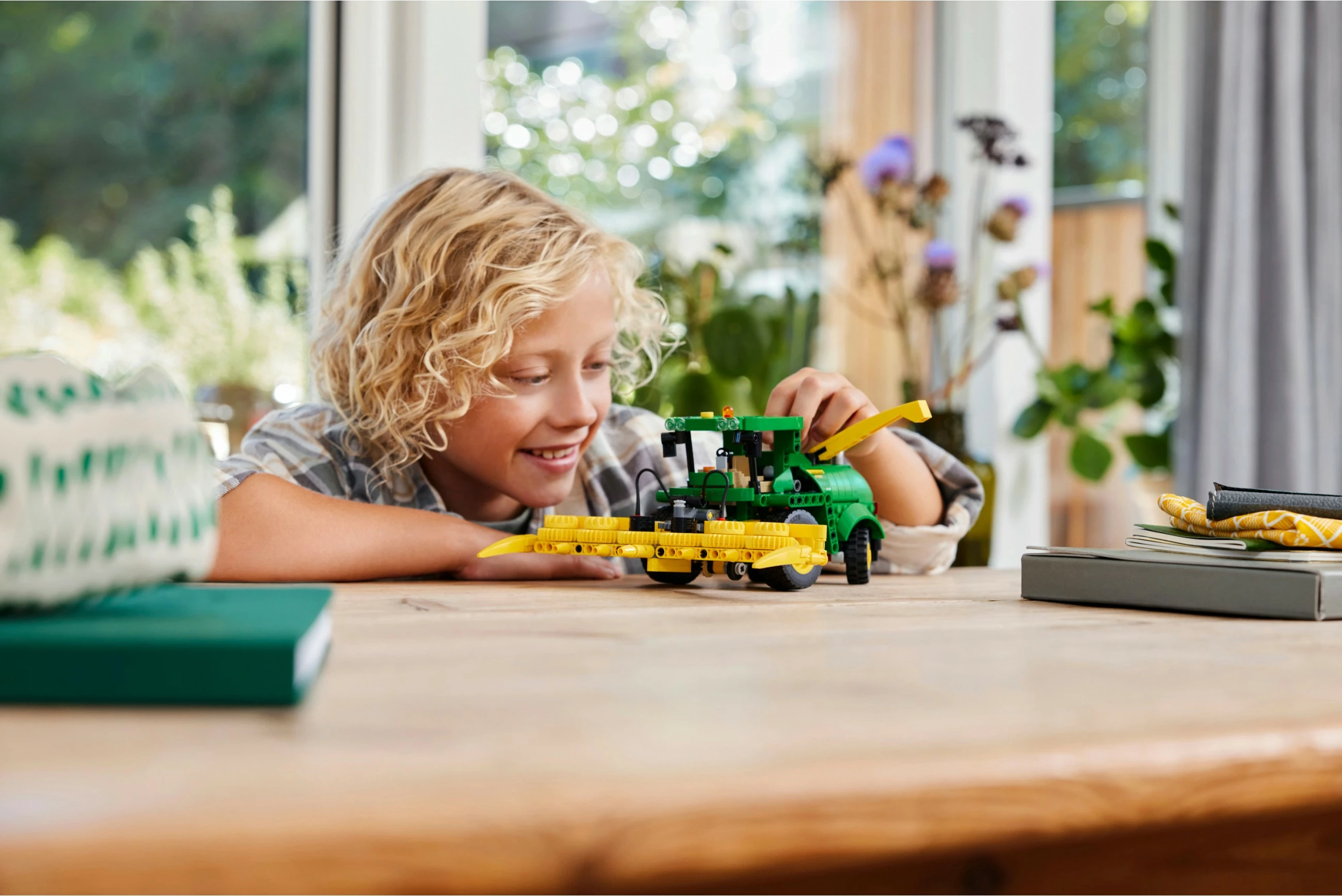 Set ndërtimi LEGO Technic John Deere 9700 Forage Harvester 559 pjesë multikolor