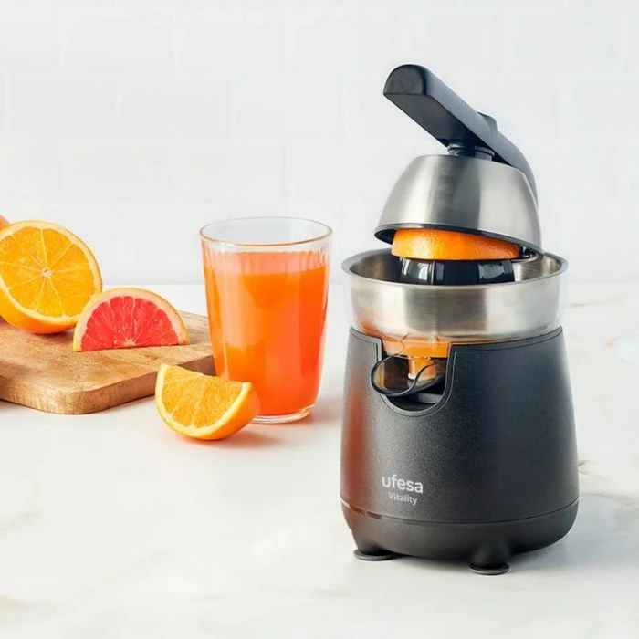 shtrydhëse agrumesh elektrike UFESA Vitality 120W, e zezë