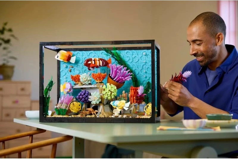 Set ndërtimi LEGO për të rritur, Icons Tropical Aquarium
