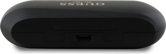 Kufje TWS Guess Elongated Metallic Logo me stacion karikimi, Bluetooth 5.3, të zeza