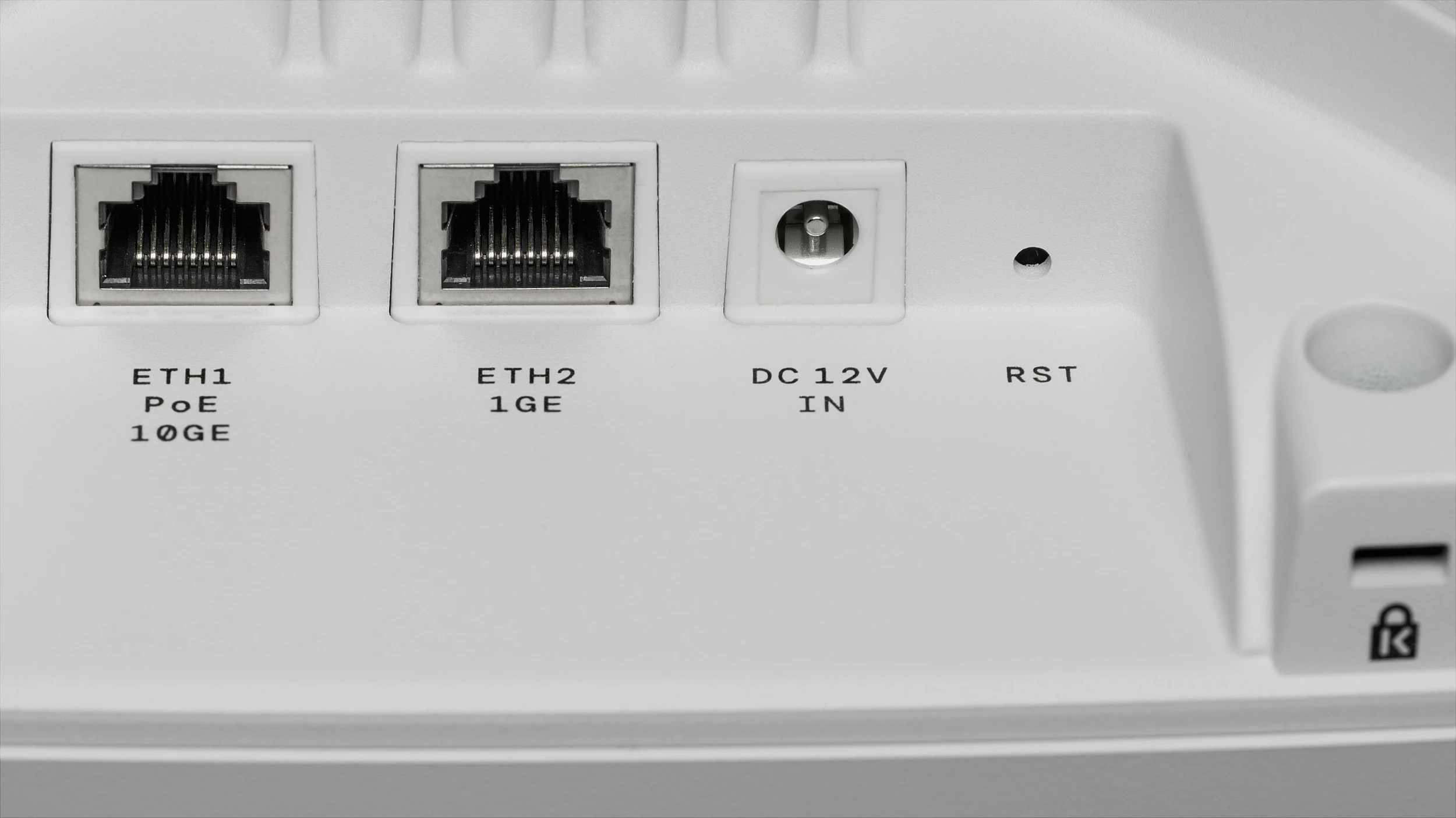 Access point LANCOM LX-7400 Wi‑Fi 7, tri-band 2.4/5/6 GHz, 18 Gbit/s, 10GbE, paketë 5 copë, i bardhë