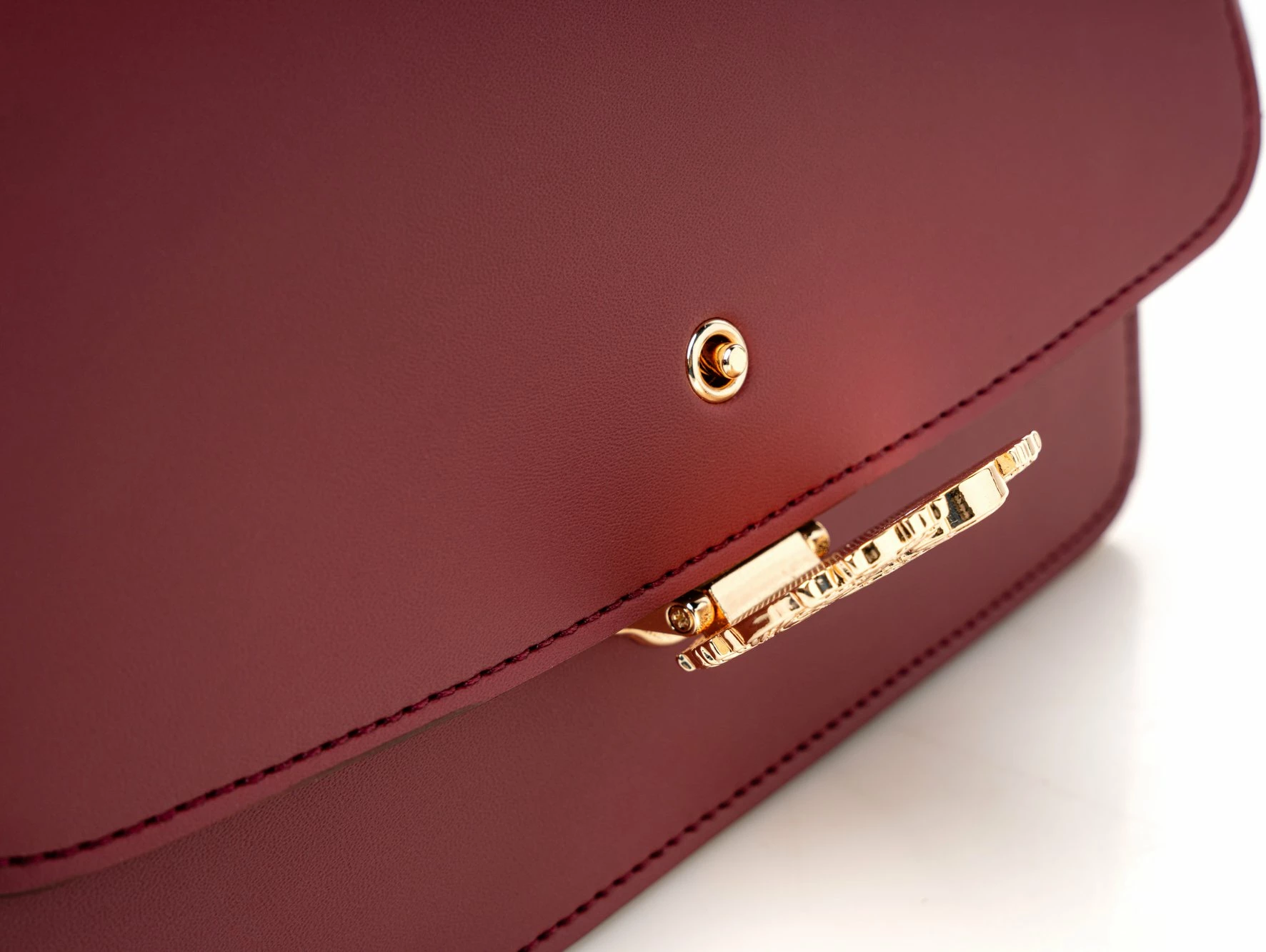Çantë shpatulle, ngjyrë e kuqe Claret, Vince Camuto Amore