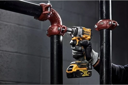 Çelës me goditje DeWALT DCF922P2T-QW, 2500 RPM, 610 N⋅m, 2 bateri 5 Ah