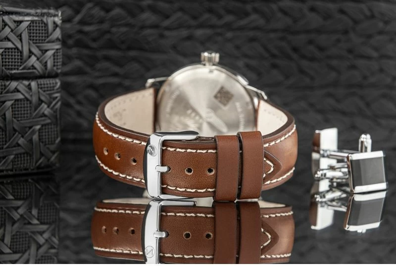 Orë dore për meshkuj Zeppelin, kafe