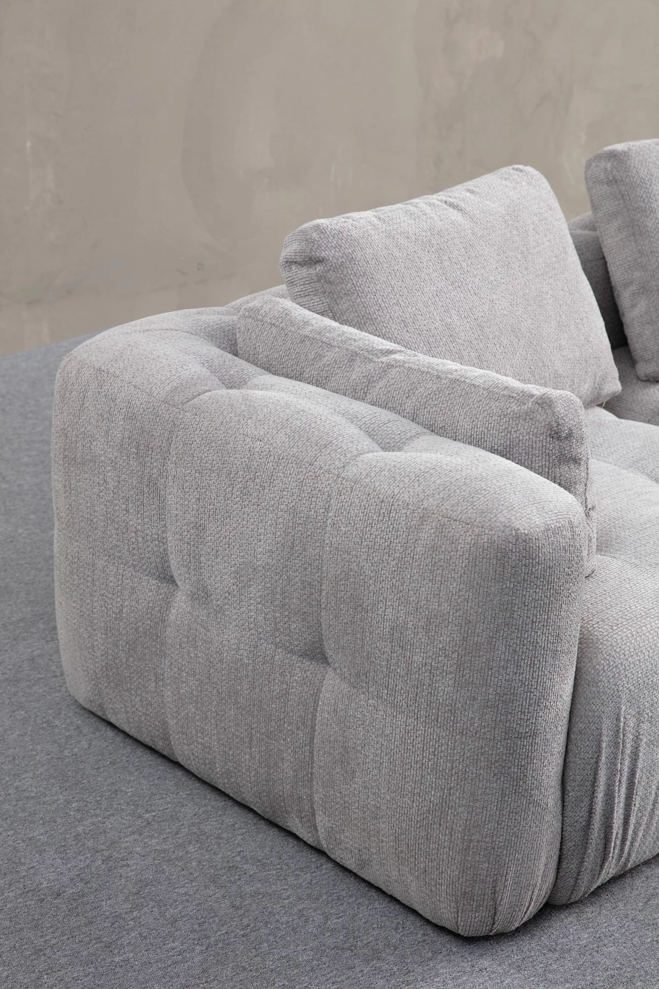 Këndare Amaris, 3 vende me pouffe, ngjyrë gri e çelët