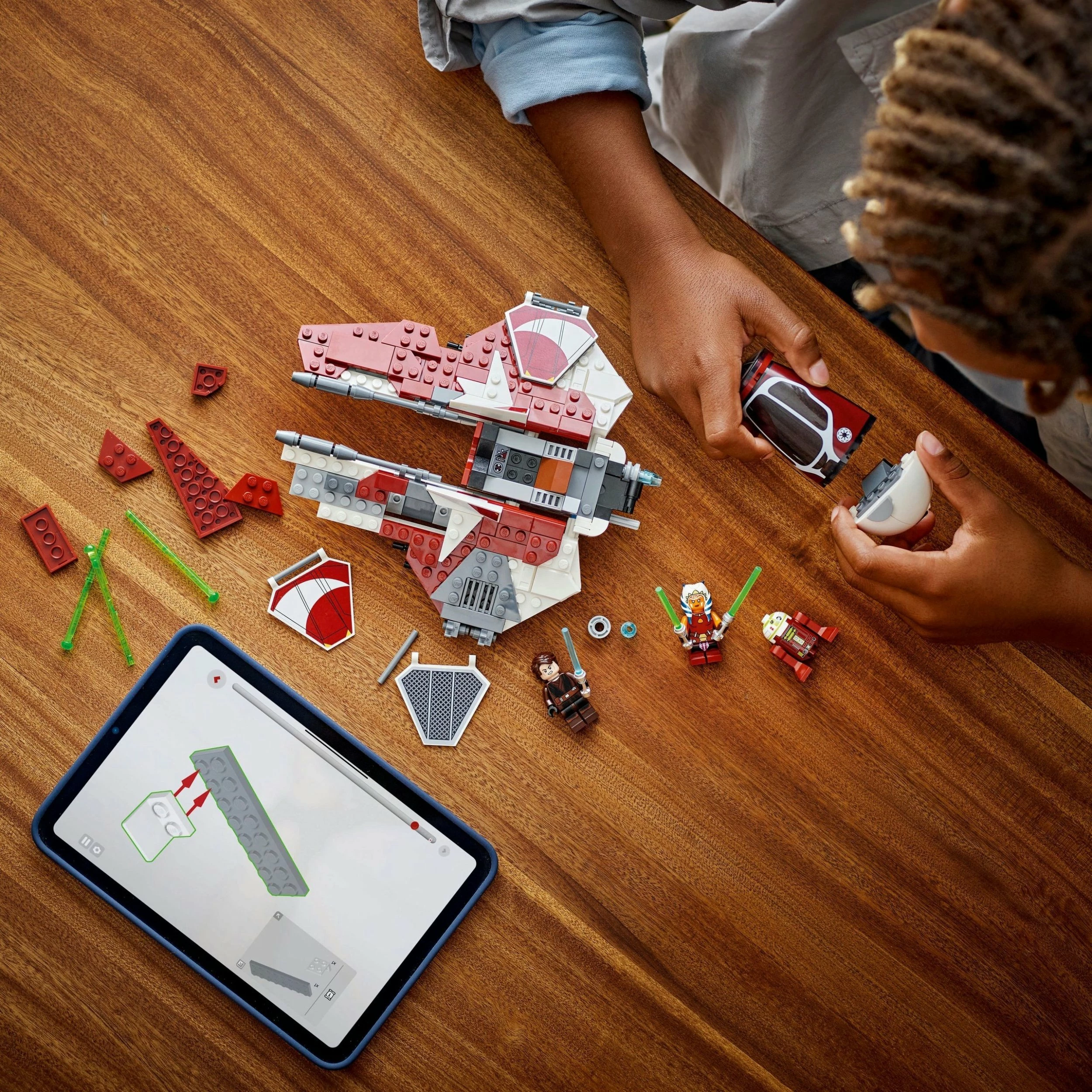 Set LEGO Star Wars Jedi Interceptor i Ahsoka Tano 75401, 290 pjesë