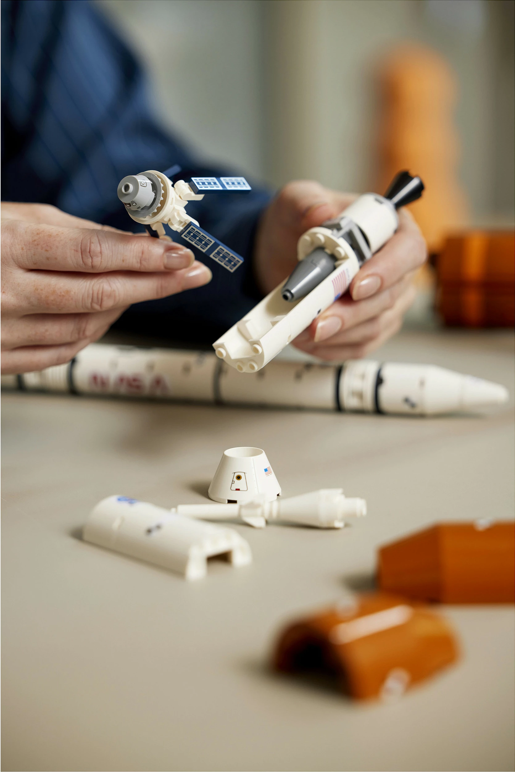 Set ndërtimi LEGO Icons NASA Artemis Space Launch System 10341, 3601 copë, multikolor
