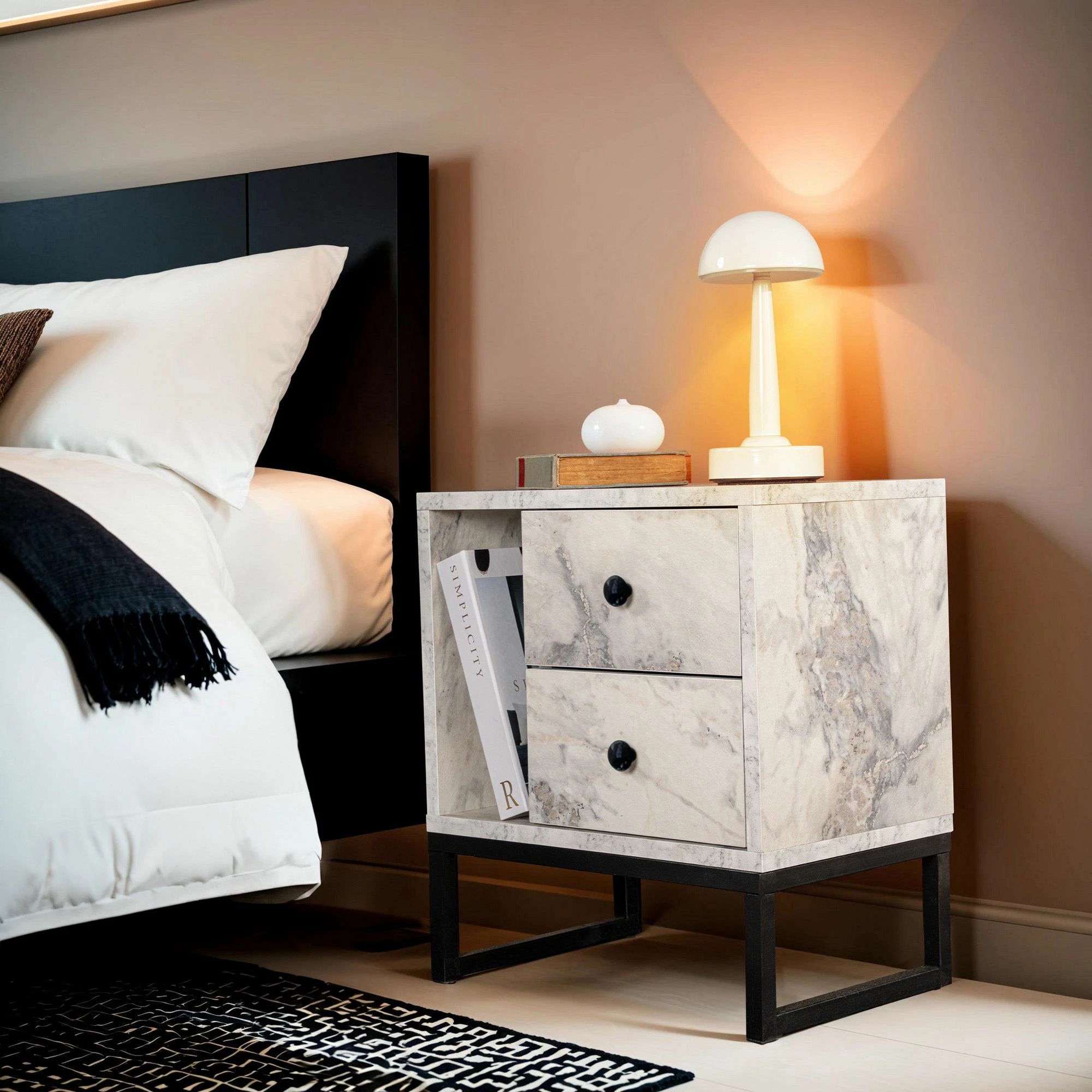 Komodinë Nordure, Freesia Marble, e zezë