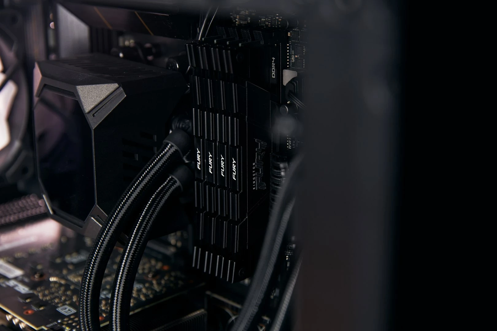 RAM Memorje Kingston FURY Renegade 16GB DDR4 3200MT/s, e zezë