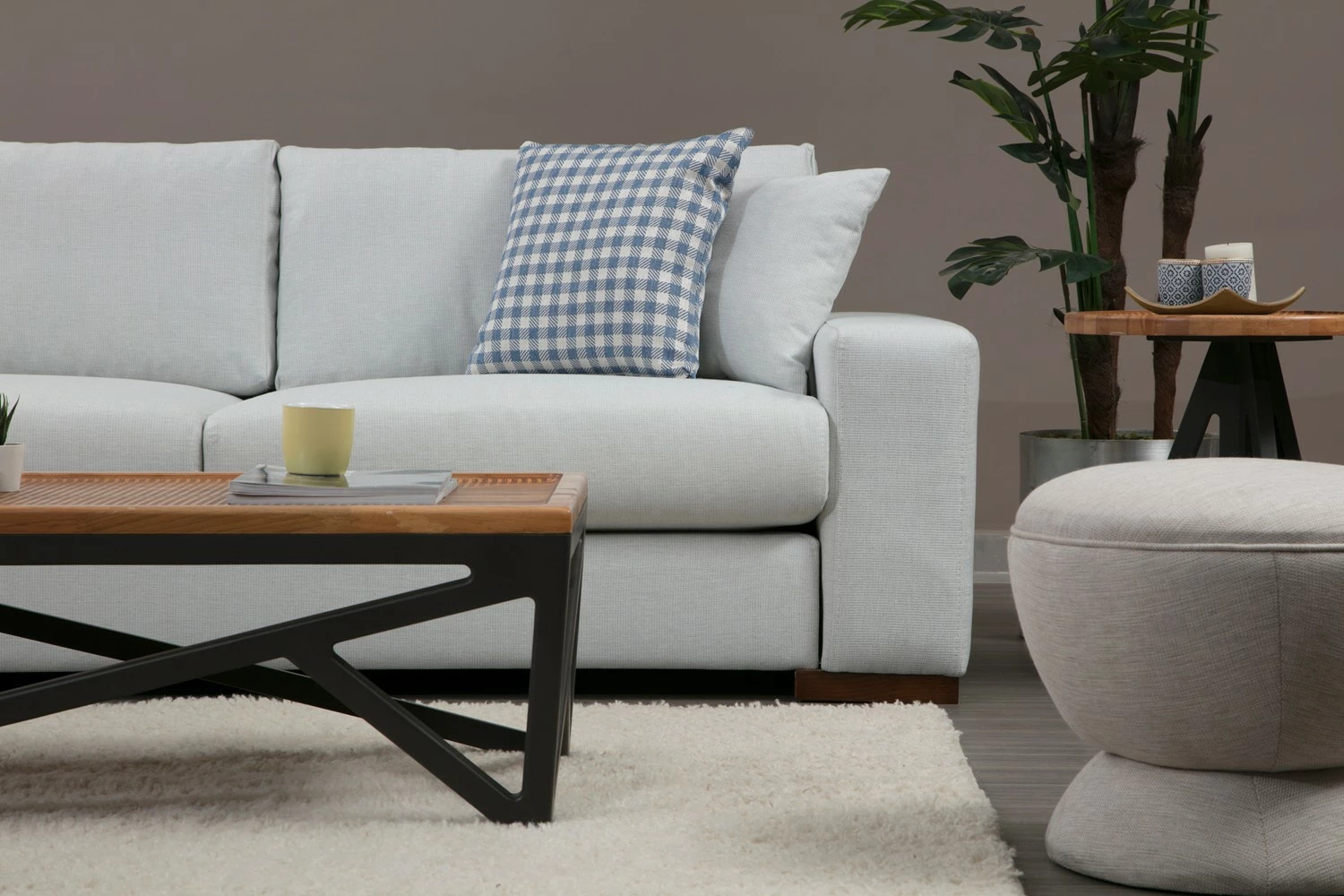 Këndare Atelier del Sofa, Loop 20, ngjyrë bezhë, këmbë druri arre, 282x322cm