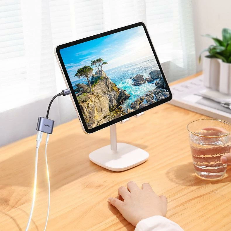 Adapter AV Ugreen CM231 USB-C në 3.5mm + USB-C, PD/QC 30W, gri