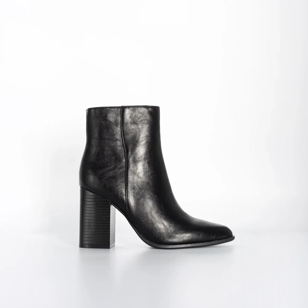 Monro Black