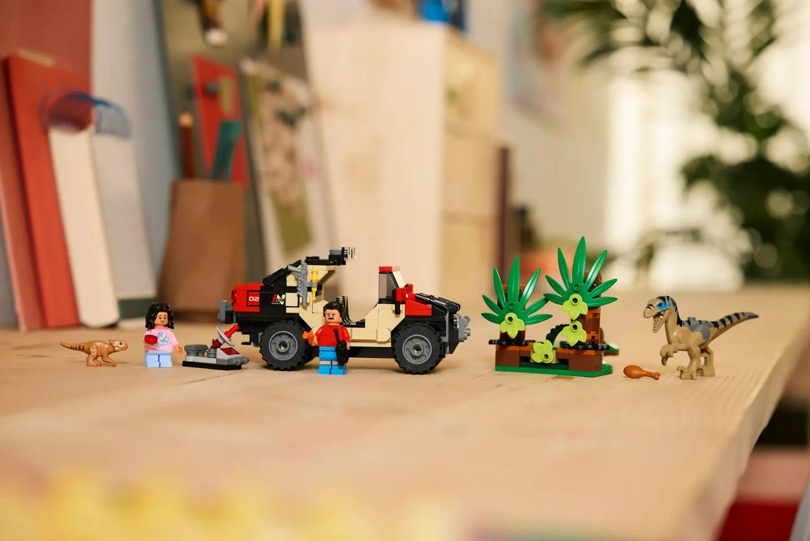 Set LEGO Jurassic World 76972 Raptor Off-Road Escape, 285 pjesë