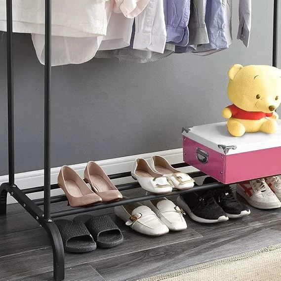 Raft metalik i rrobave RMB