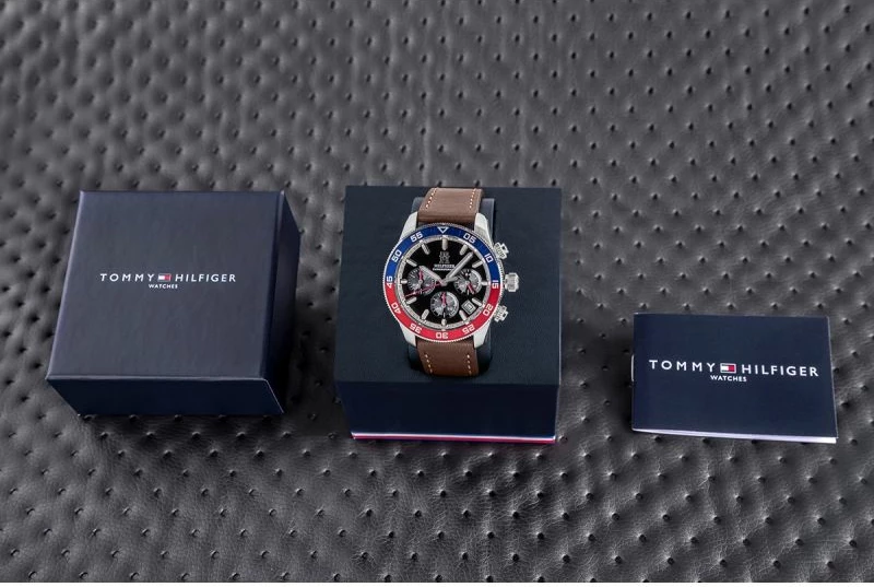 Orë dore për meshkuj Tommy Hilfiger, kafe