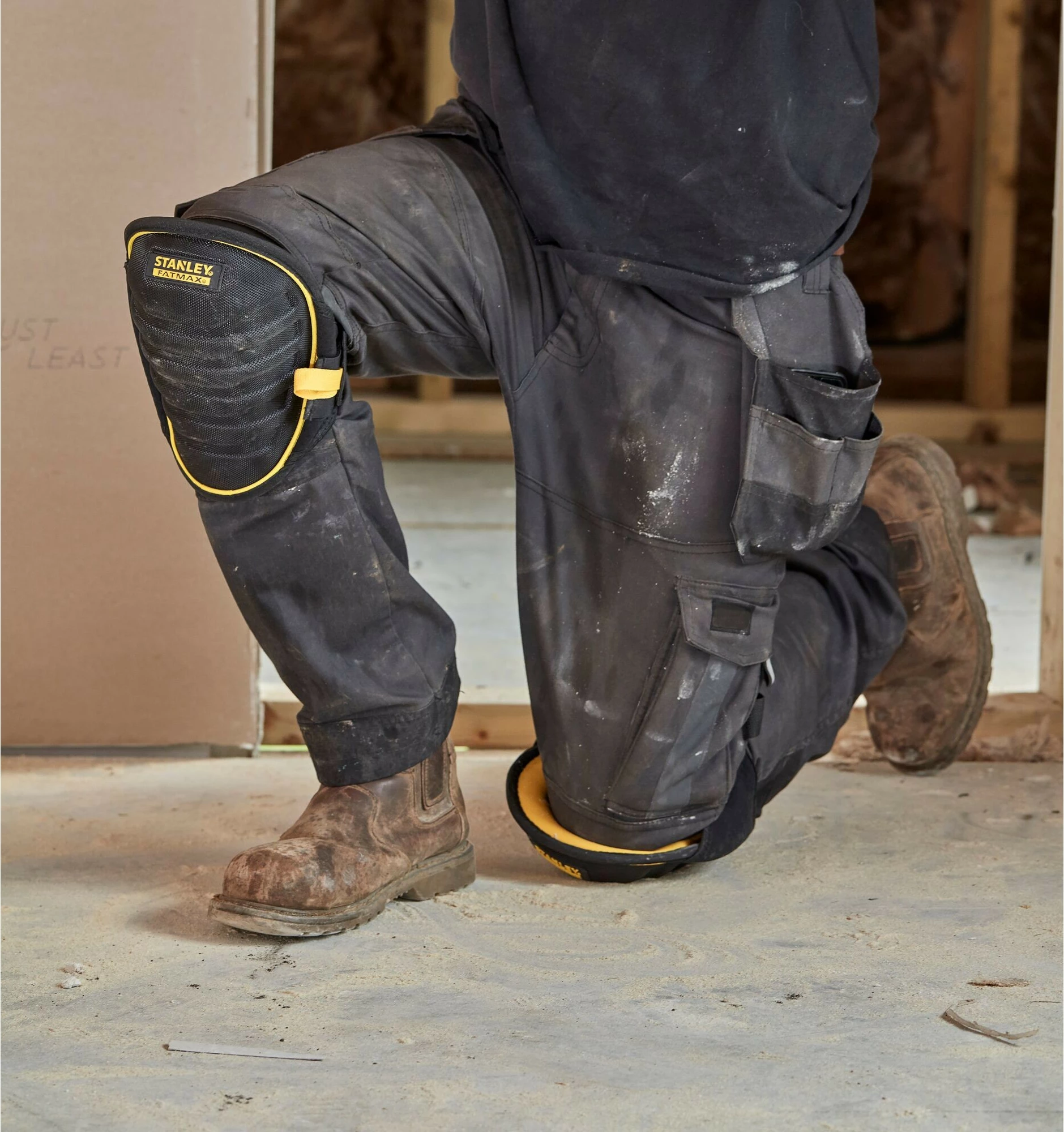 Mbrojtëse gjuri Stanley FatMax, xhel, gjysmë të forta, e zezë