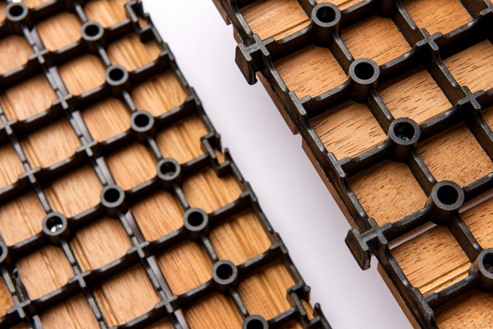 Dyshek druri për tarracë, IROKO, ngjyrë kafe, 30x30x3.2cm (1 copë)