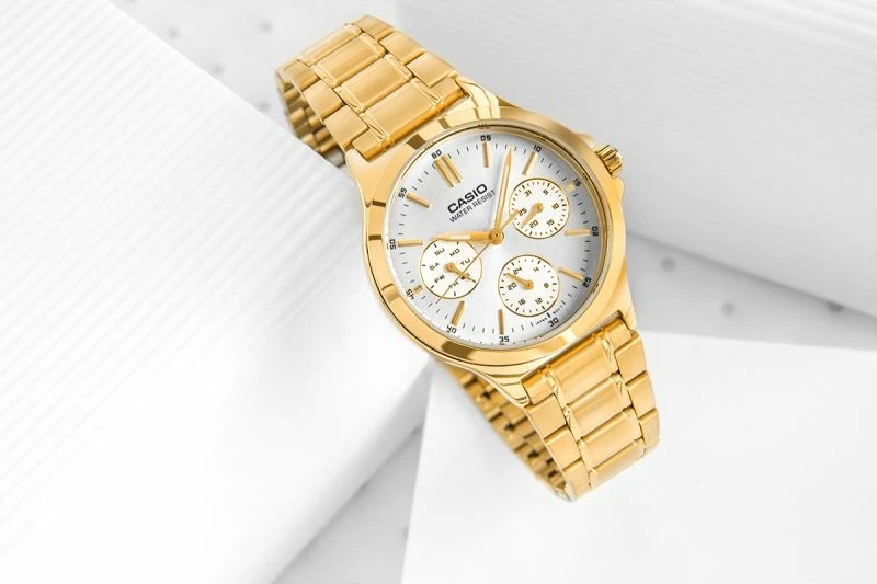 Orë dore për femra CASIO, ari