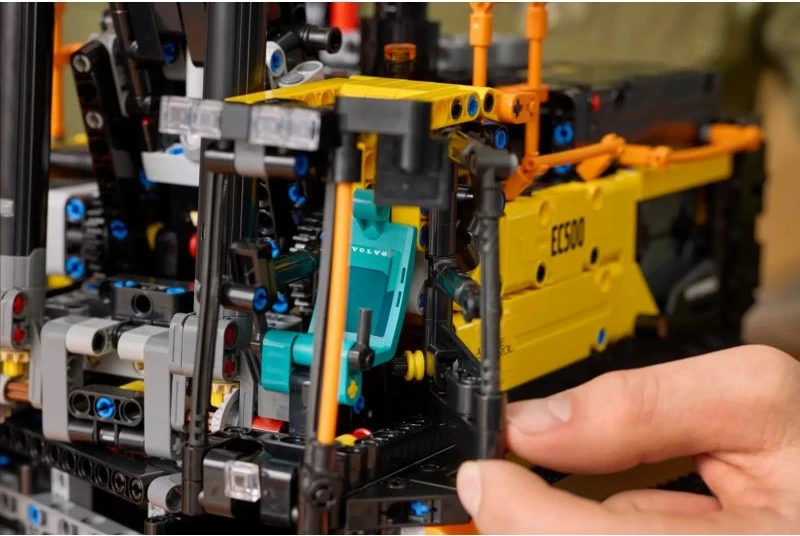 Set ndërtimi LEGO Technic për të rritur