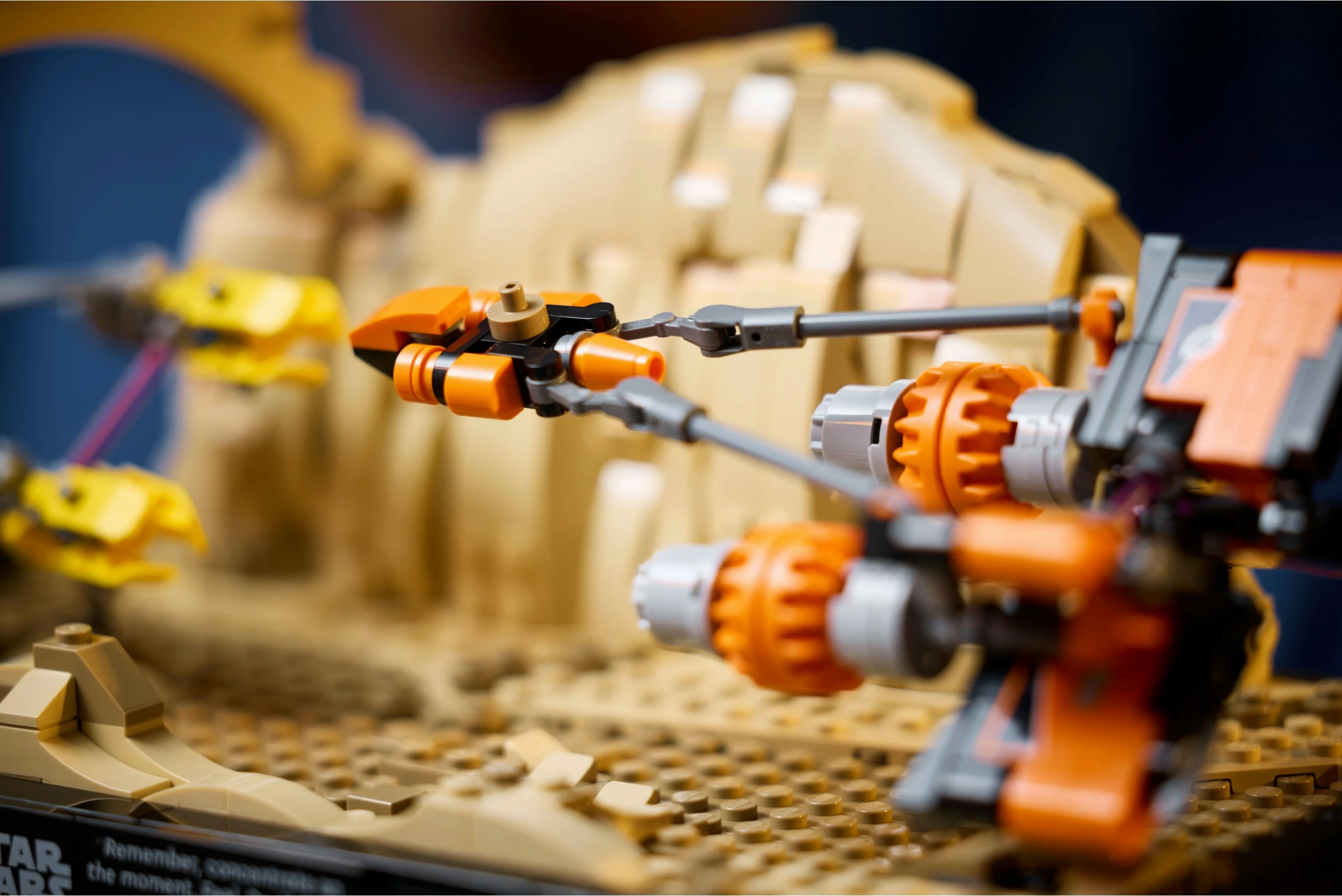 Set ndërtimi LEGO Mos Espa Podrace Diorama, 718 pjesë, shumëngjyrësh