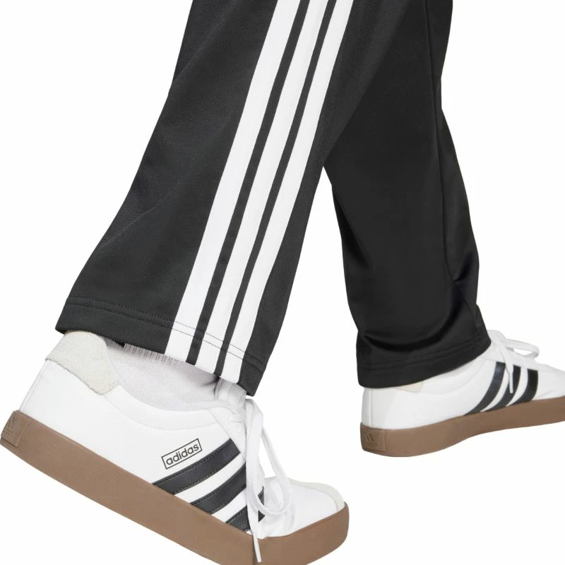 Pantallona për meshkuj adidas 3-Stripes Tricot Regular-Fit Open Hem JI8802, të zeza [Madhësia: S]