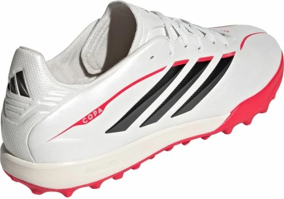 Atlete futbolli adidas, pa ngjyrë të specifikuar