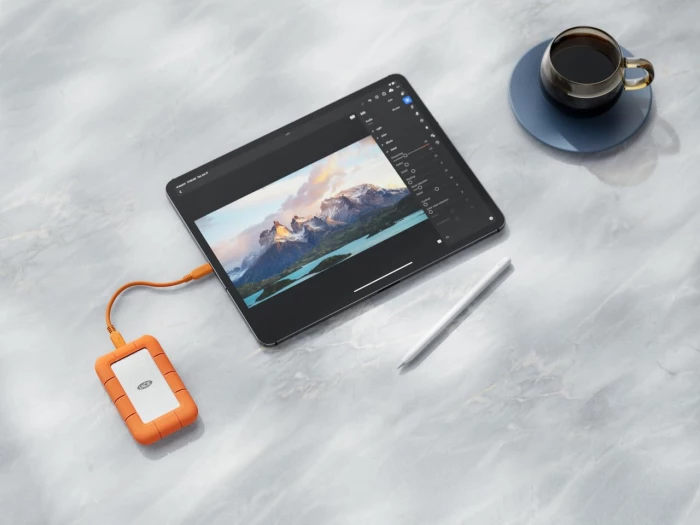 SSD i jashtëm LaCie Rugged STND4000400 4TB USB-C, deri 40 Gb/s, portokalli, me kabllo USB-C + mbështjellës silikoni