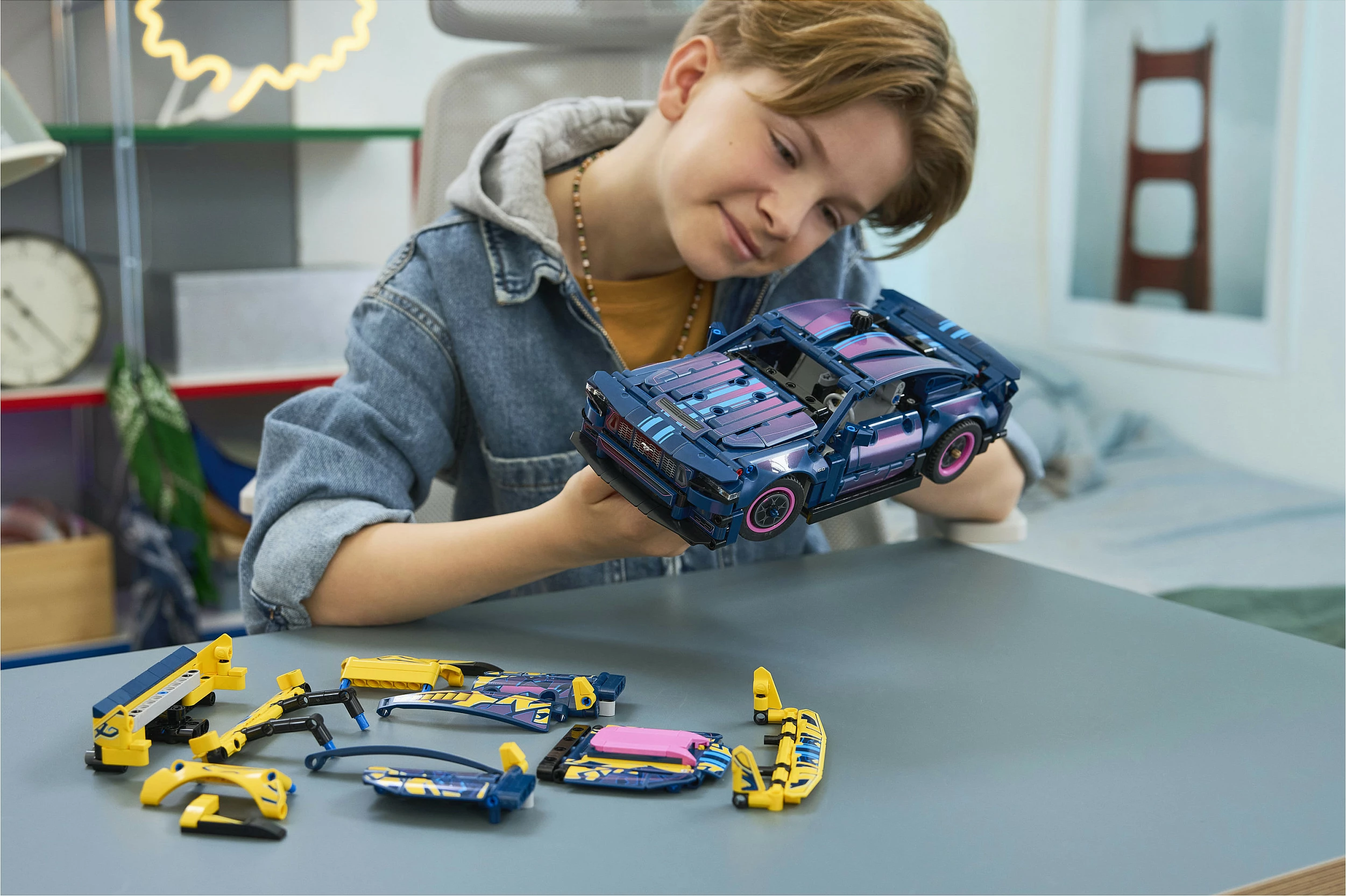 Set ndërtimi LEGO Technic 42236 Custom Garage Ford Mustang GT, 973 pjesë, 10+, shumëngjyrësh