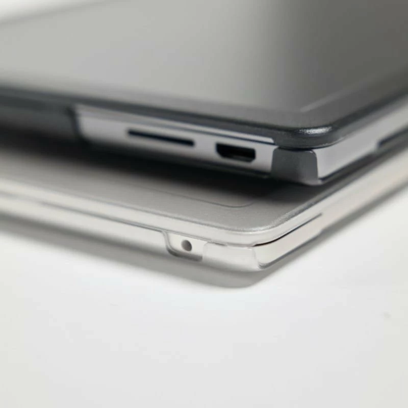 Etui i fortë për laptop Incase Edge Hardshell për MacBook Air 15" (M3 2024/M2 2023), polikarbonat, mat, i zi