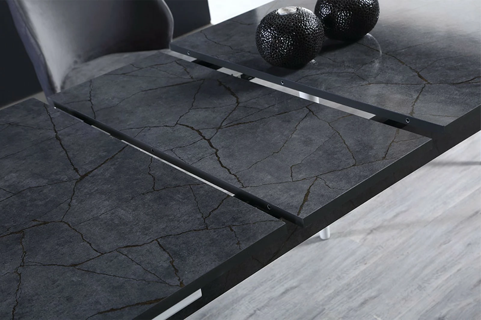 Tavolinë ngrënie me zgjatje Hanah Home, Toskana, antracit-bardhë