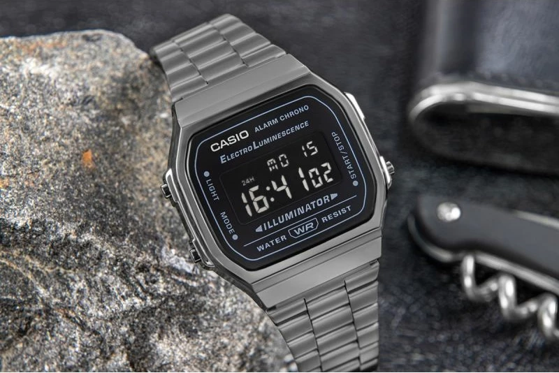 Orë dore digjitale CASIO A168WEGG-1BEF, grafit, në kuti