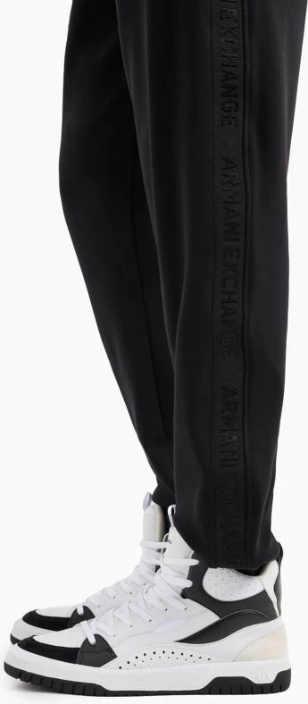 Pantallona për meshkuj Armani Exchange, të zeza
