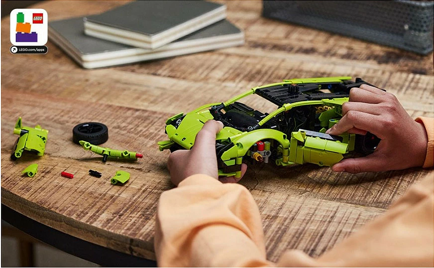 Set ndërtimi LEGO Lamborghini Huracán Tecnica, 806 pjesë, shumëngjyrësh
