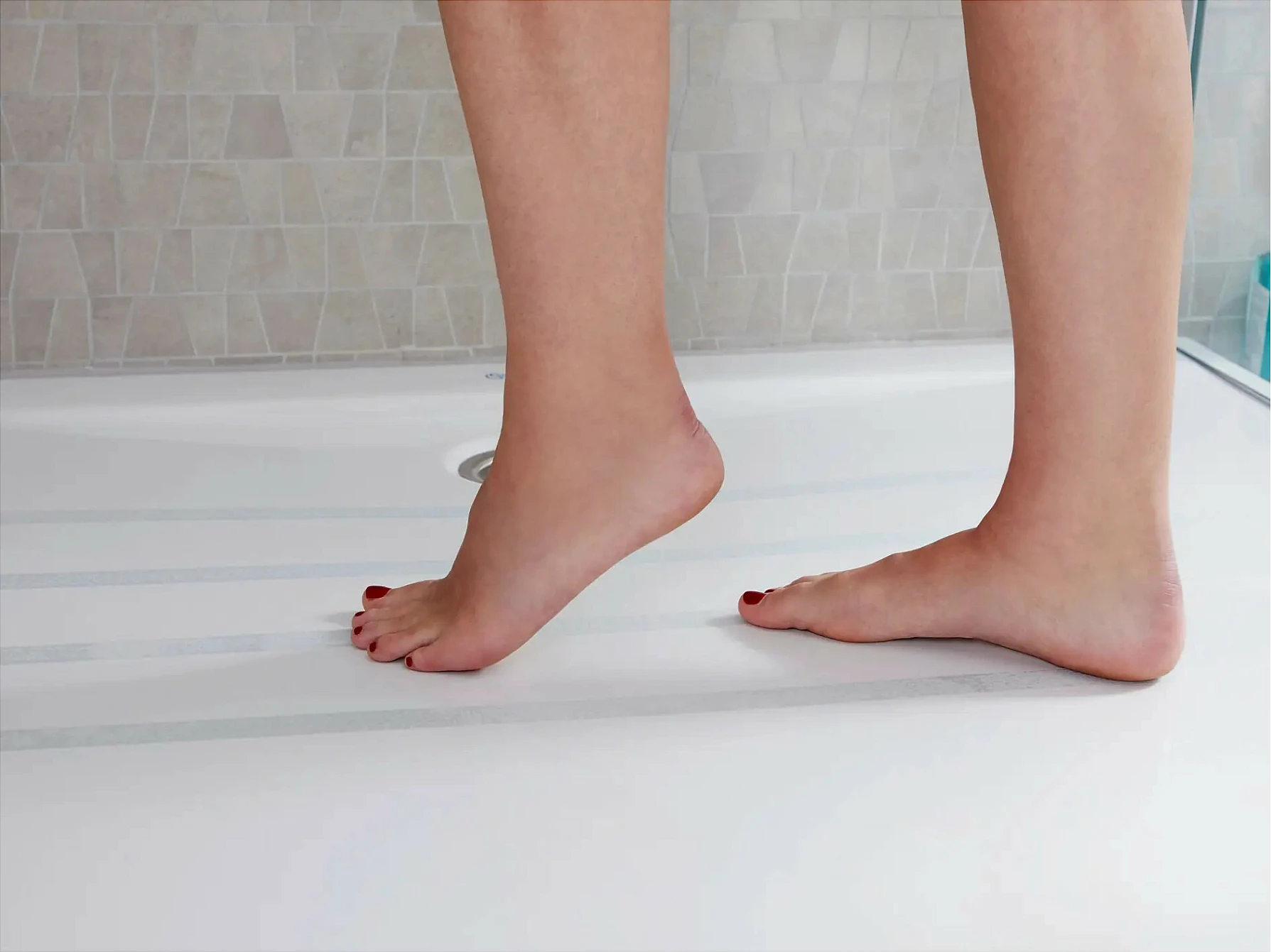 Shirit anti-rrëshqitës tesa Anti-Slip Bath & Shower, 25 mm x 5 m, transparent