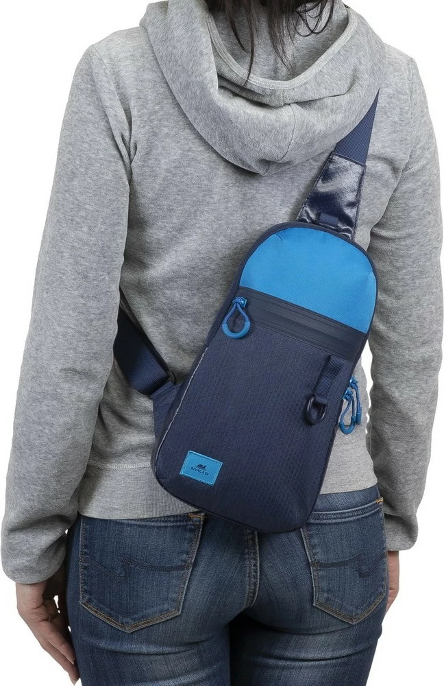Çantë krahu RIVACASE Dijon 10.1", blu