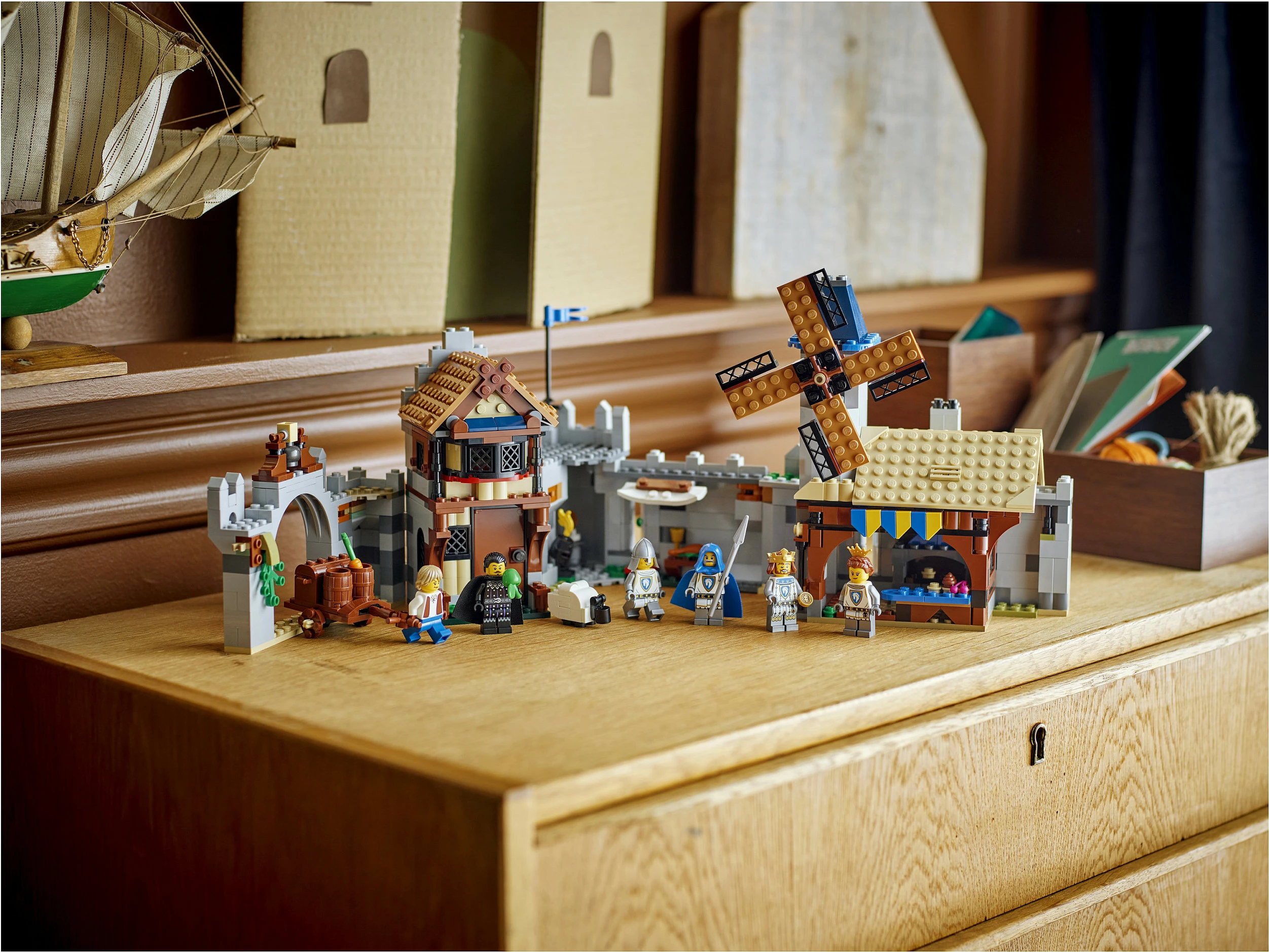 Set LEGO Creator 3in1 Medieval Horse Knight Castle 31168, 1371 copë, multikolor