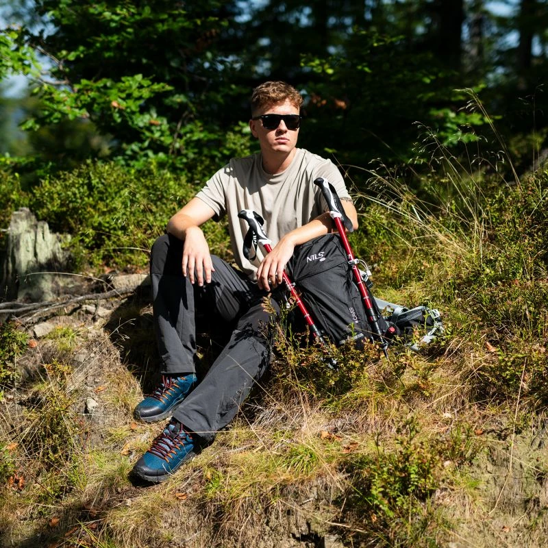 Çantë shpine turistike Nils Extreme NC1950 Black Cavern, e zezë