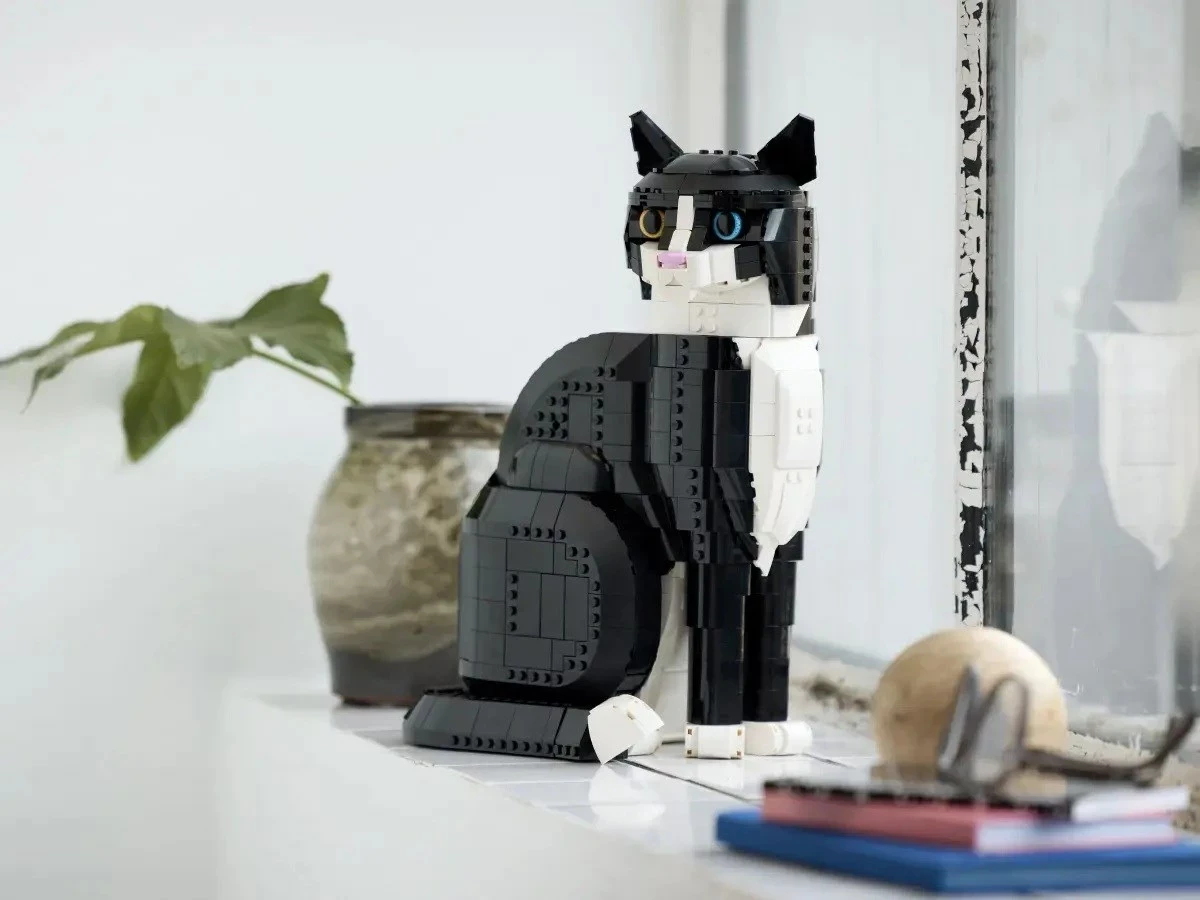 Set LEGO IDEAS 21349 Tuxedo Cat, për të rritur, Bardhë e Zi
