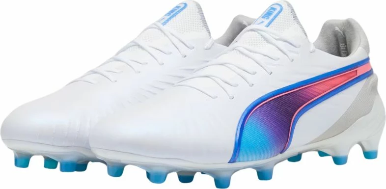 Atlete futbolli Puma për meshkuj, të bardha