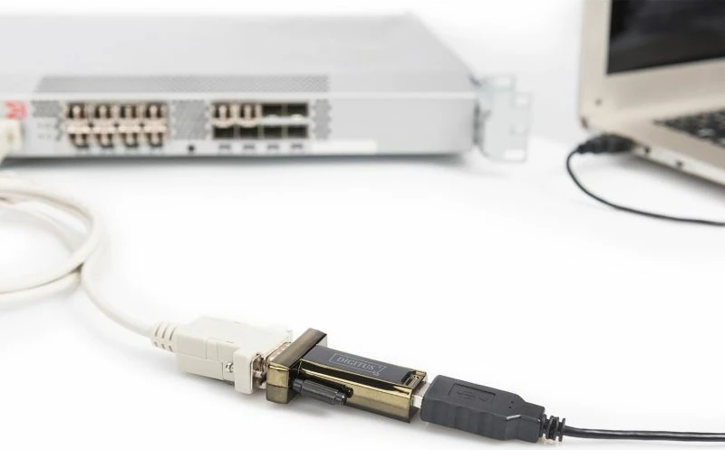 Adapter DIGITUS DA-70156 USB në RS-232, i zi