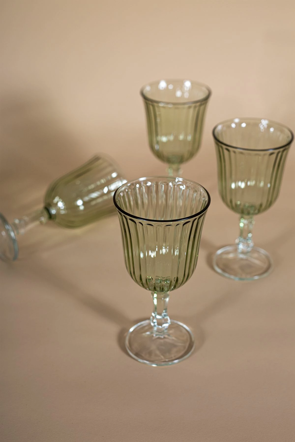 Set gotash prej qelqi (4 copë), Hermia Concept, Splendid 240, ngjyrë e gjelbër